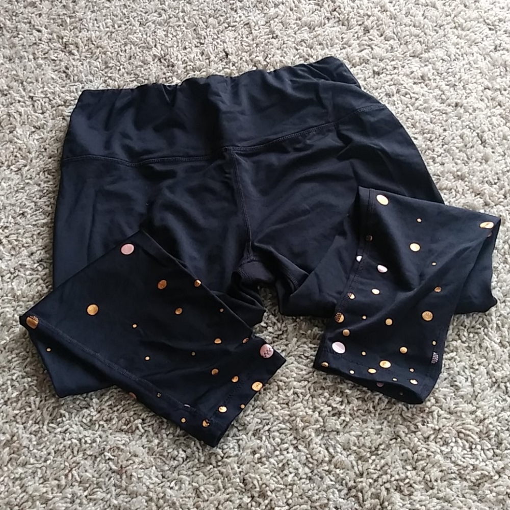 3/4 shimmer black work out pants